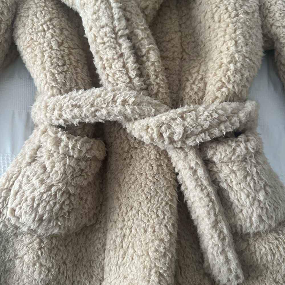 Pottery Barn Kids Tan Bear Hooded Bathrobe - Picture 4 of 5